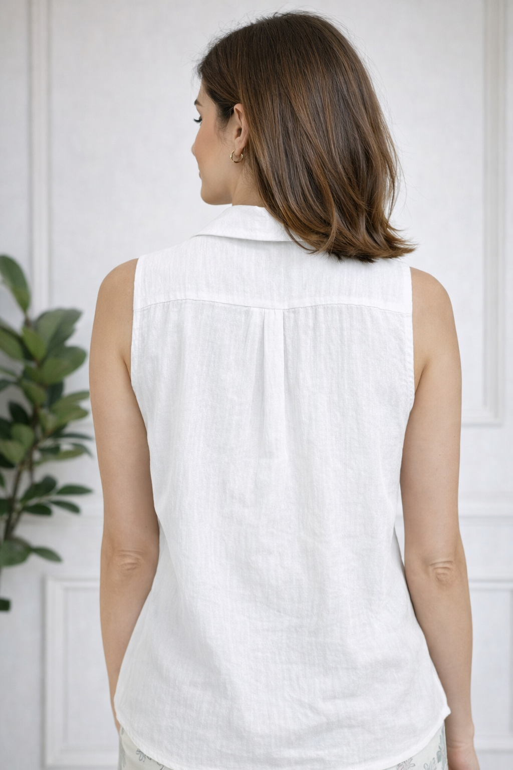 Sleeveless Collared Lightweight Blouse / ICHI